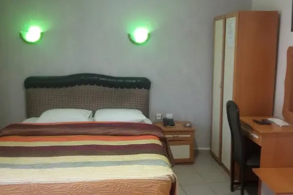 Avalon Hotel & Suites - Resim 12