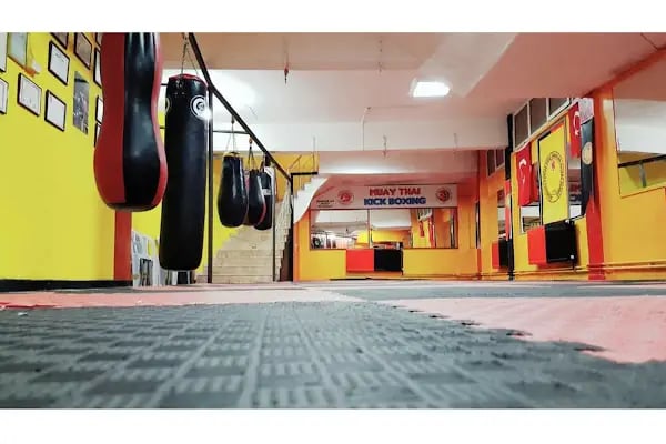 GELENEKSEL SAVAS SANATLARI DÖVÜŞ SPORLARI KULÜBÜ - Resim 2