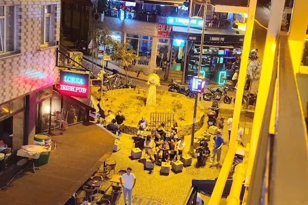Beşiktaş Fennos Cafe Nargile Okey Salonu - Resim 18
