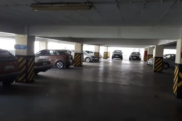 Bornova Belediyesi Katlı Otoparkı - Resim 5