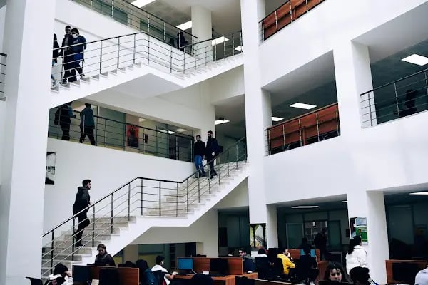 Balıkesir Üniversitesi Mehmet Akif ERSOY Kütüphanesi - Resim 9