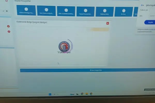 Balıkesir Üniversitesi Mehmet Akif ERSOY Kütüphanesi - Resim 19