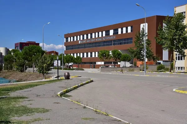 Balıkesir Üniversitesi Mehmet Akif ERSOY Kütüphanesi - Resim 2