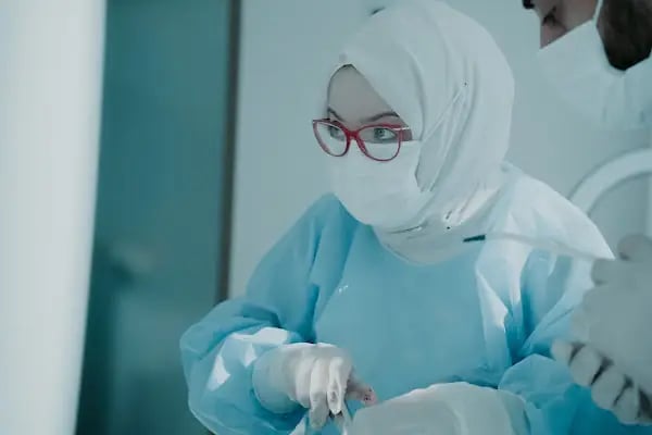 Dişhekimi Elif Kınalı Yurdakul - Resim 8