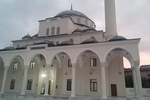 Kayıkcıoglu Hacı Salih Camii - Resim 1