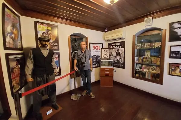 Adana Sinema Müzesi - Resim 1