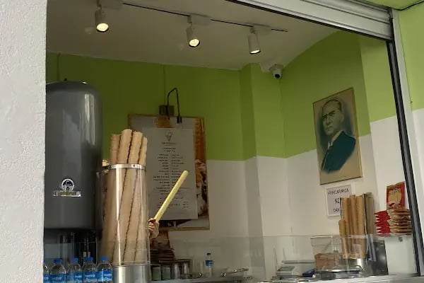 Madam Sofia Cafe &amp; Bar - Resim 8