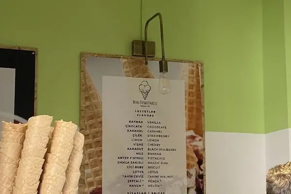 Madam Sofia Cafe &amp; Bar - Resim 16