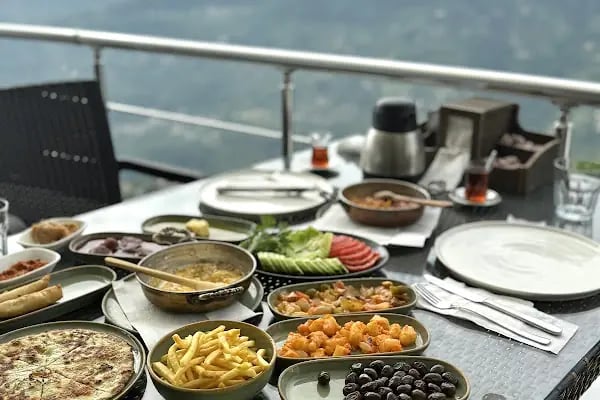 Akçaabat Horon Köfte &amp; Balık Restaurant - Resim 6