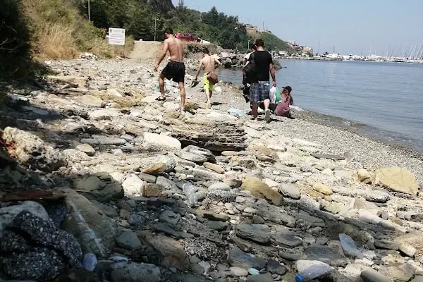 Zeytinbağı Halk Plajı - Resim 3