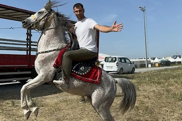 Avcılar Binicilik - Resim 12