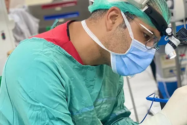 Op. Dr. Selçuk Yüce | Ankara Estetik Cerrah - Resim 1