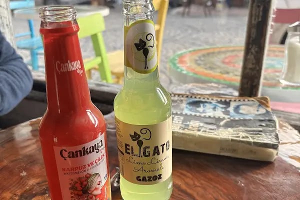 Hangimiz Sevmedik Cafe - Resim 17