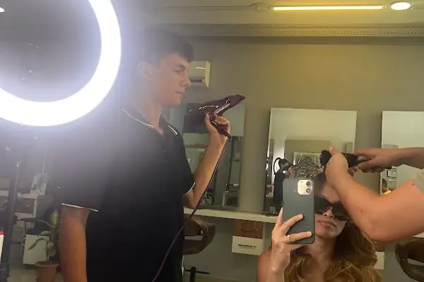 Hüsnü Yüksel Kuaför &amp; Hairdresser &amp; Парикмахер &amp; Friseur - Resim 20