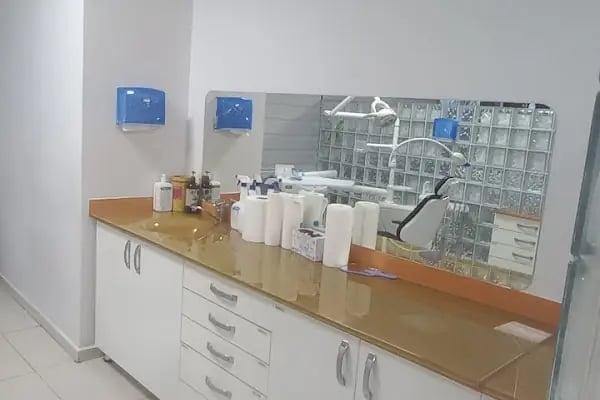 Dent Aydınlıkevler Diş Polikliniği - Resim 13