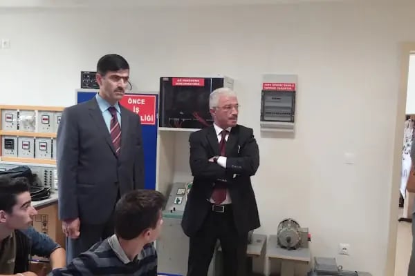 Karşıyaka Tüpraş Mesleki ve Teknik Anadolu Lisesi - Resim 4