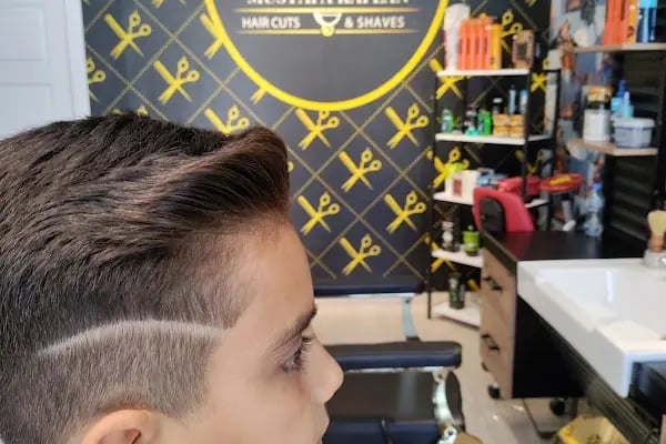 Saloon Mustafa Kaplan - Resim 2