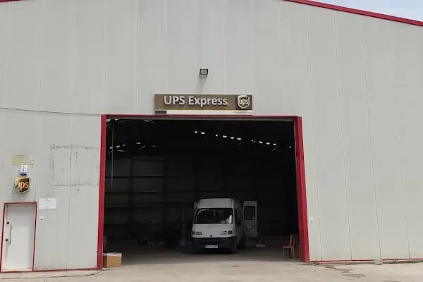 UPS KARGO SAKARYA AKTARMA MERKEZI - Resim 2