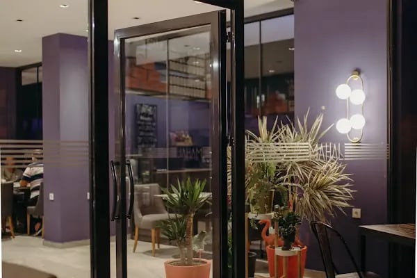 MOON COFFEE &amp; BAKERY - Resim 17