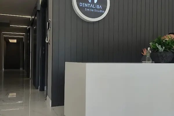 Dentalisa Clinic Ağız ve Diş Sağlığı Polikliniği - Resim 1