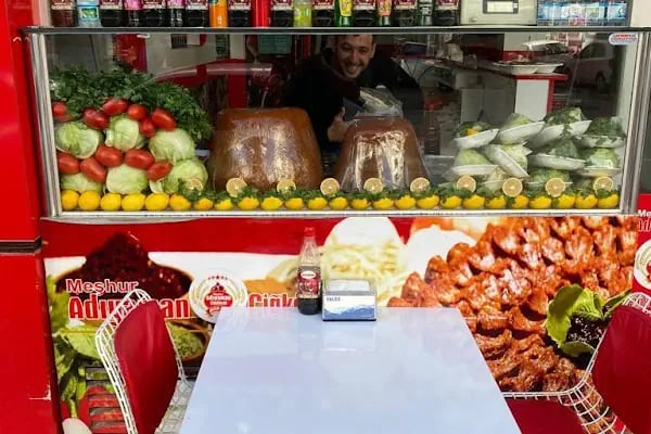 Gemlik Çiğ Köftecisi Osman Usta Yunus Emre Şubesi - Resim 10
