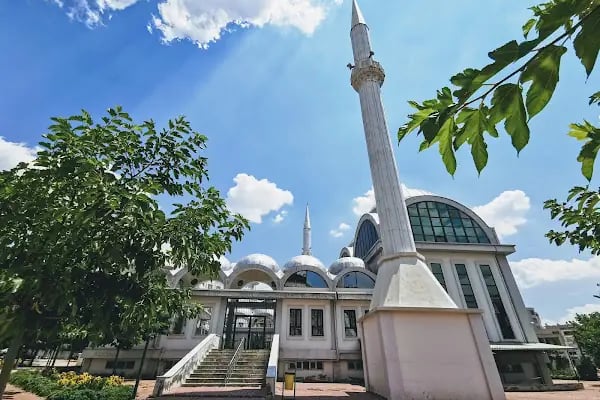 Ömer HUMAN Camii - Resim 11