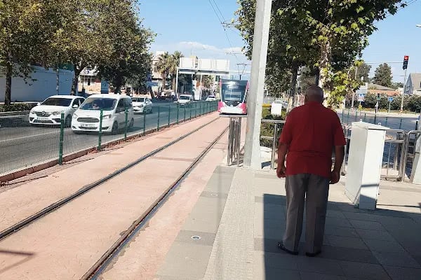 Alsancak Gar Tramvay Durağı - Resim 3