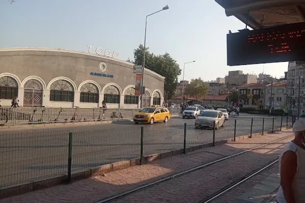 Alsancak Gar Tramvay Durağı - Resim 2