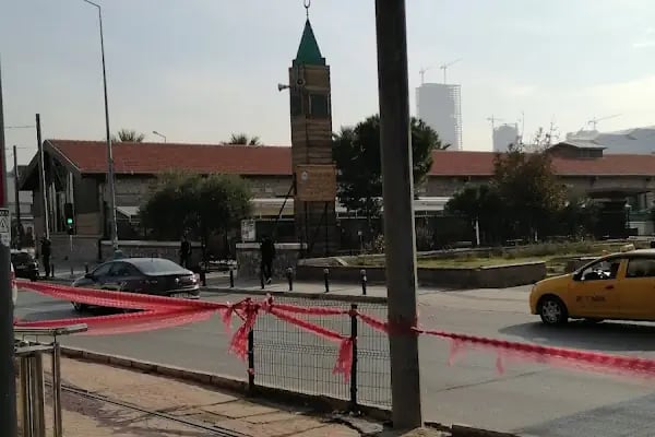 Alsancak Gar Tramvay Durağı - Resim 12
