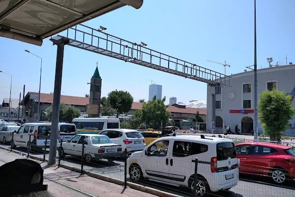 Alsancak Gar Tramvay Durağı - Resim 9