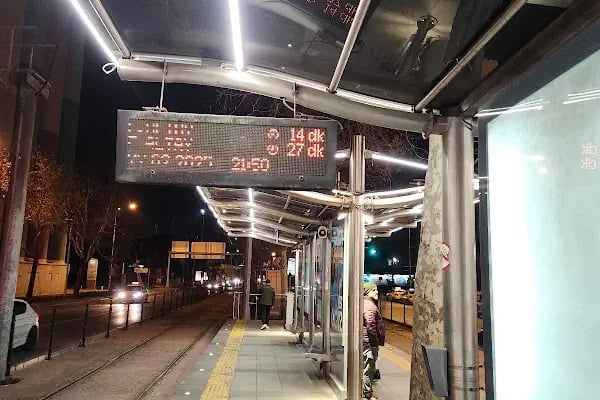 Alsancak Gar Tramvay Durağı - Resim 13