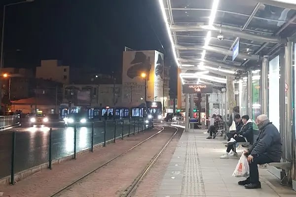 Alsancak Gar Tramvay Durağı - Resim 4
