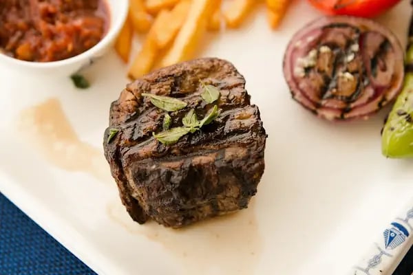 CRAZY HORSE Grill &amp; Wine Premium Bar - Resim 3
