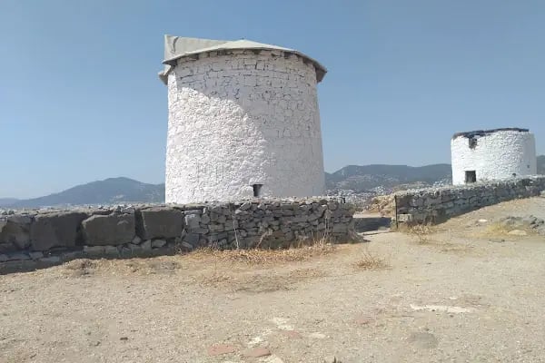 Gümbet Yeldeğirmenleri - Resim 1