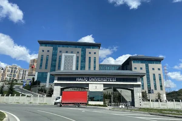 Haliç Üniversitesi - Resim 3