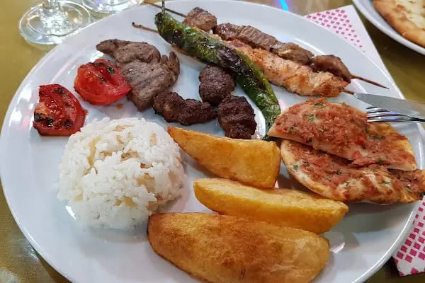 Hasans Place Restaurant - Resim 3