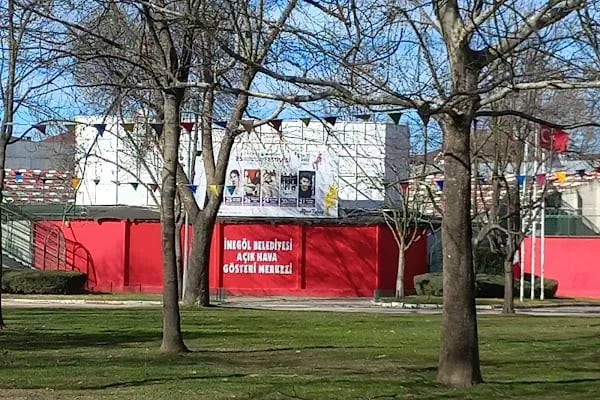 İnegol Belediyesi Açık Hava Gösteri Merkezi - Resim 1