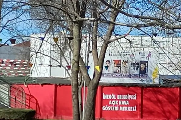 İnegol Belediyesi Açık Hava Gösteri Merkezi - Resim 3