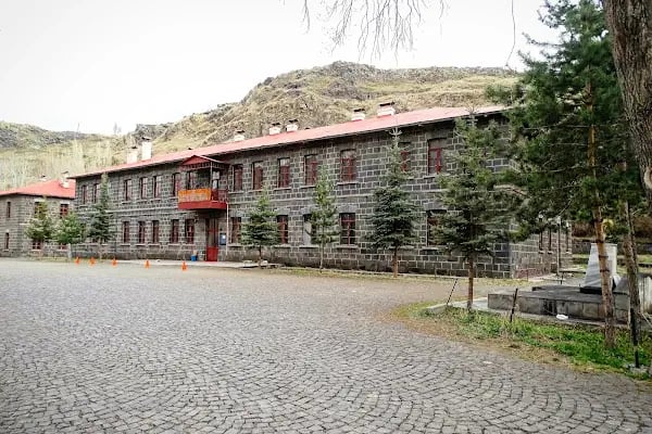 Kafkas Üniversitesi Devlet Konservatuarı - Resim 1