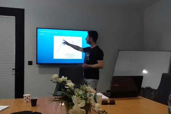 Center Office | İzmir Sanal Ofis, Hazır Ofis ve Toplantı Odası Kiralama - Resim 9