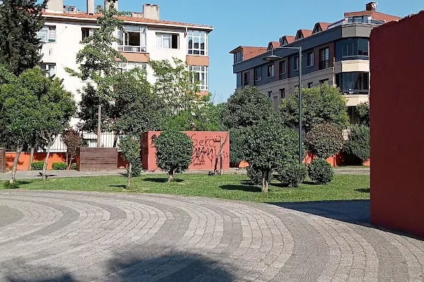 BAHÇELİEVLER BELEDİYESİ RIZA KAYALP SPOR KOMPLEKSİ - Resim 13