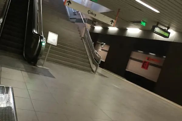 Metro İstasyonu - Resim 7