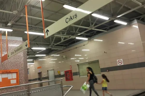 Metro İstasyonu - Resim 3