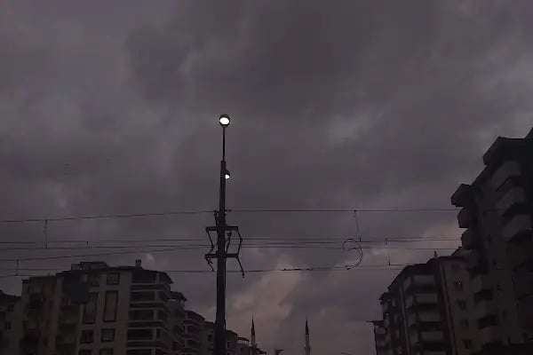 İbni Sina Tramvay Durağı - Resim 11