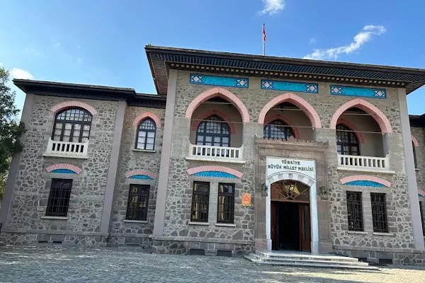 Cumhuriyet Müzesi (II. TBMM Binası) - Resim 1