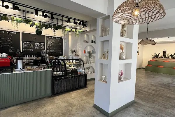 Opiac Coffee Co. - Resim 7