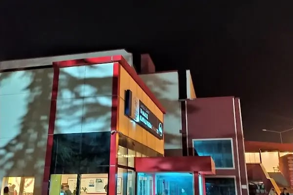 19 Mayıs Yüzme Havuzu - Resim 19