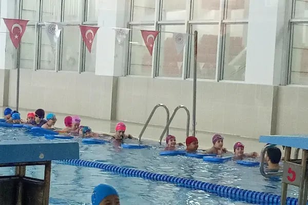 19 Mayıs Yüzme Havuzu - Resim 6
