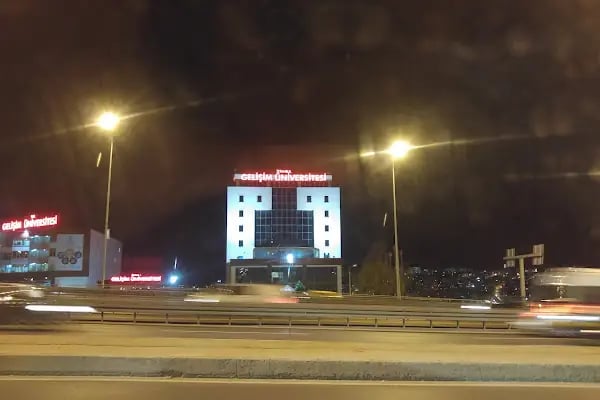 İSTANBUL GELİŞİM ÜNİVERSİTESİ - BEDEN EĞİTİMİ VE SPOR YÜKSEKOKULU - Resim 6