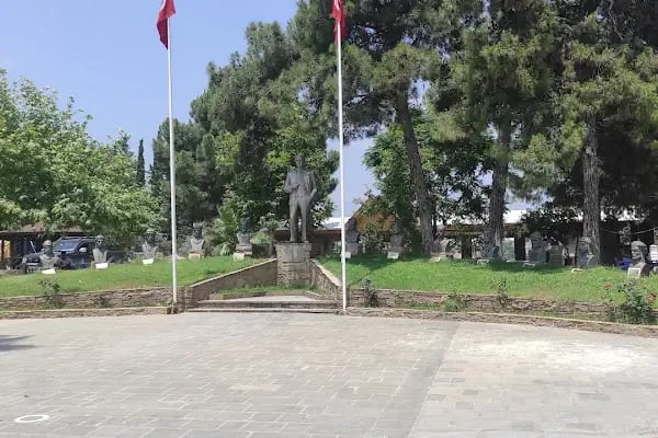 Karaisalı Merkez Park - Resim 5